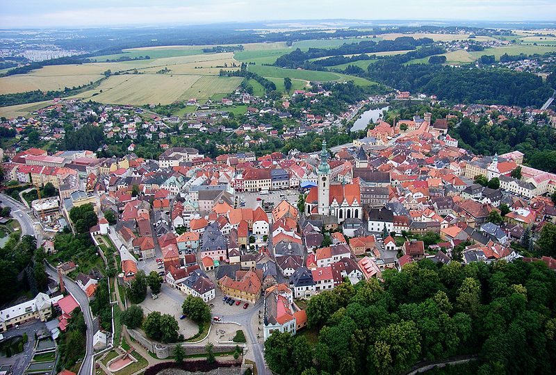 Tábor, letecký pohled, zdroj: https://commons.wikimedia.org/wiki/File:Tabor_CZ_aerial_old_town_from_north_B1.jpg, autor: https://cs.wikipedia.org/wiki/Wikipedista:T%C3%A1bor%C3%A1k